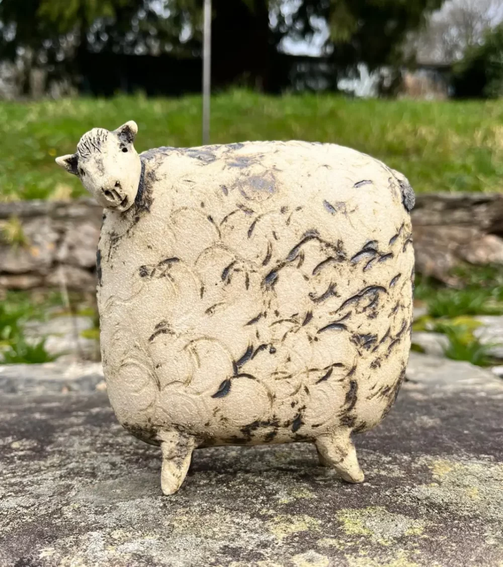 Small ceramic sheep 14427.webp