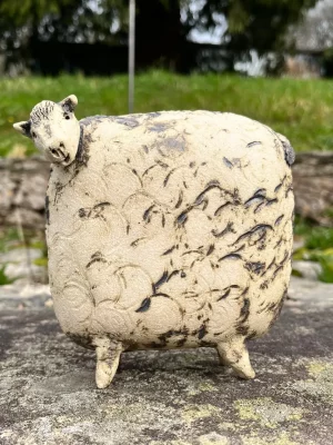 Small ceramic sheep 14427.webp