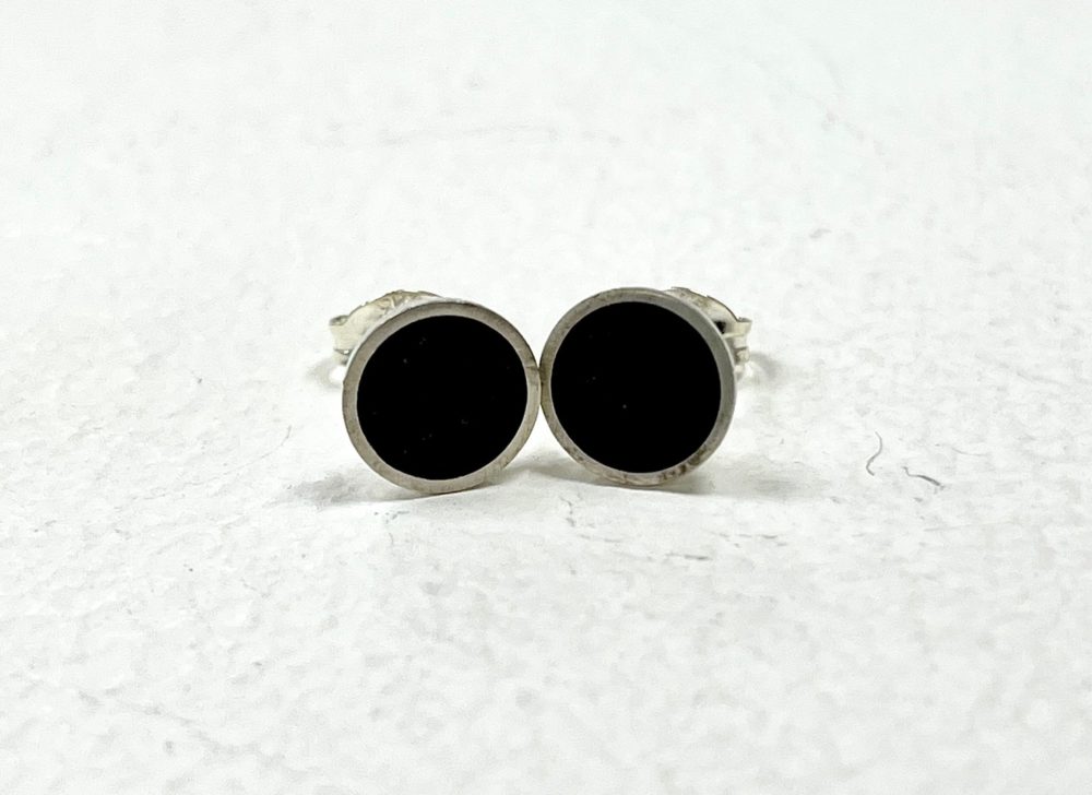 14048 medium colour dot black silver stud earrings Clare Lloyd.jpg