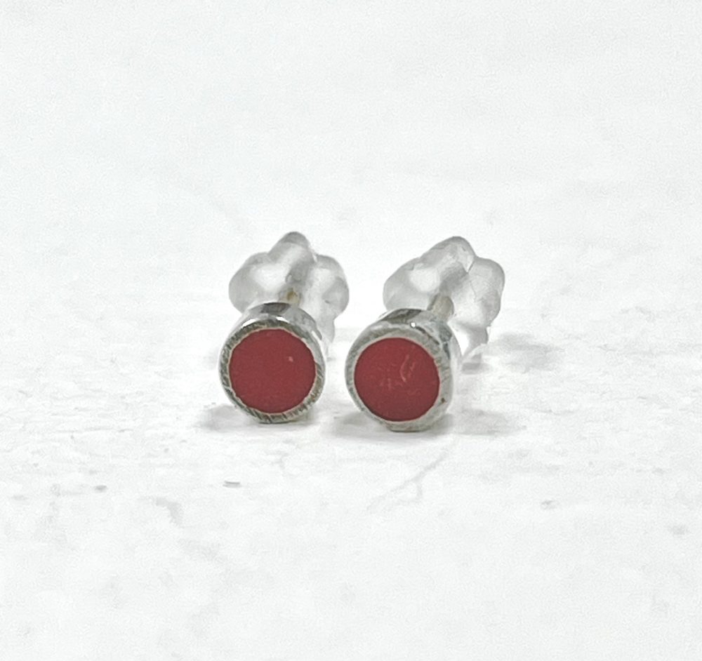 1985 pink dot silver stud earrings Clare Lloyd.jpg